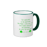 Para cada pétala no trevo… caneca