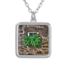 Parede de pedra com plantas da janela bijuteria personalizada