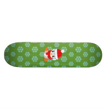 Pinguim bonito do bebê skateboard