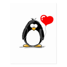 Pinguim com um balão do coração cartao postal