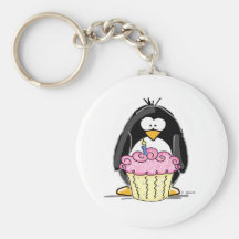 Pinguim do aniversário com cupcake chaveiro