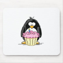 Pinguim do aniversário com cupcake mouse pads