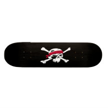 Plataforma alegre assustador do skate do pirata de