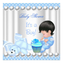 Pontos azuis do cupcake do menino bonito do chá de convites