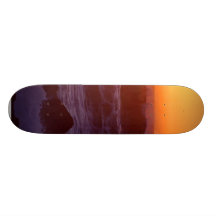 Pôr do sol sobre a praia skate