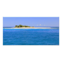 Pouca ilha arenosa em um mar de turquesa impressão de fotos