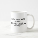 Professor de matemática Ninja mortal em a noite Caneca