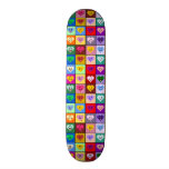 Quadrados dos corações do smiley do arco-íris skate boards