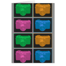 Quatro câmeras retros coloridas cartões