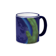 Quatro mãos na caneca da terra