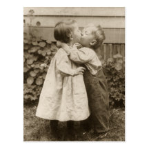 Romance do amor do vintage, crianças que beijam, p cartao postal