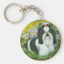 Shih Tzu no chaveiro do jardim