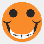 SMILEY FELIZ ALARANJADO SORRIR FORÇADAMENTE ADESIVO REDONDO
