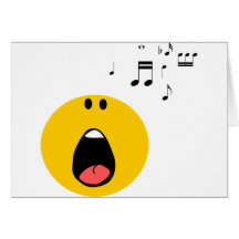 Smiley que canta seu pouco coração para fora cartões