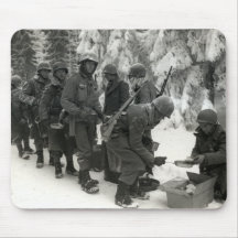 Soldados americanos de WWII em Bélgica Mousepad