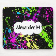 Splatter de néon retro fresco da pintura no preto mousepad