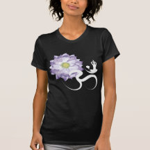 T-shirt roxo da caligrafia do OM da ioga da flor d