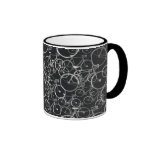 Teste padrão da bicicleta em preto e branco caneca