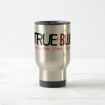 Tome uma mordida para baixo sob a caneca de viagem