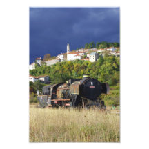 Trem velho e vila medieval foto arte