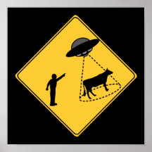 Vaca do sinal de estrada e poster do UFO