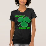 Verde irlandês do dia de St Patrick sobre! Trevo T-shirt