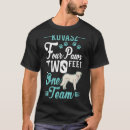 Pesquisar por dois pés camisetas Patas
