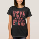 Pesquisar por o amor está no ar camisetas Namorados