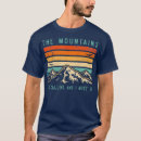 Pesquisar por as montanhas estão chamando camisetas Esqui