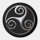 Pesquisar por símbolos celtas imas Triskelion