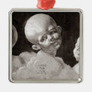 Pesquisar por três ornamentos Bebê