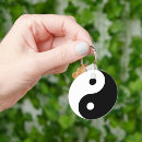Pesquisar por yin e yang chaveiros Preto e branco