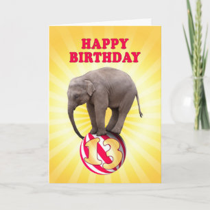 13 anos, um cartão de aniversário feliz de elefant