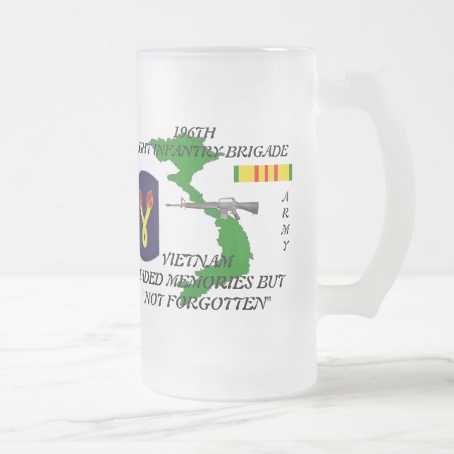 196th Caneca leve do fosco dos Inf Vietnam (Direita)