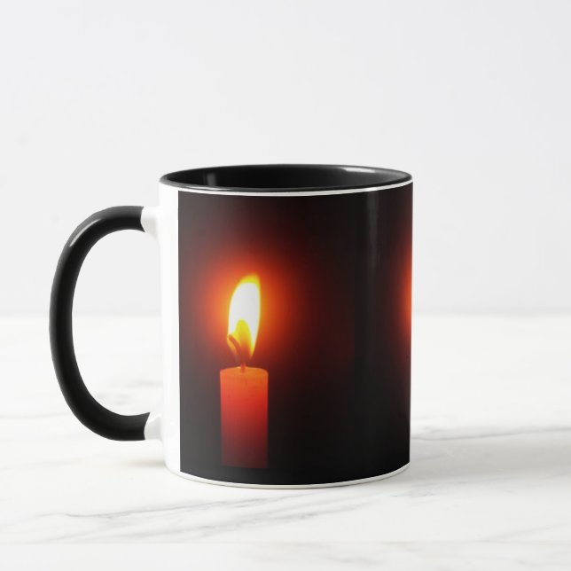 3 VELAS VERMELHAS ACESAS NA CANECA DE CAFÉ (Esquerda)