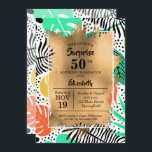 50º Aniversário, Dourados e modernos convites trop<br><div class="desc">O padrão colorido de impressão de plantas tropicais sobreposto com folha de ouro falsa e os seus 50º detalhes de festa de aniversário em letra chic são excelentes para QUALQUER aniversário da IDADE. COORDENANDO itens disponíveis em nossa loja.</div>