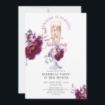 50 Champanhe Fabuloso Convite de Aniversário<br><div class="desc">50 e fabuloso convite de aniversário azul de brilho prateado com brilho de prata,  com um vidro de champanhe com florais cor-de-rosa e burgundy. Elegante e bonito.</div>