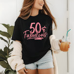 50 e Fabuloso brilho cor-de-rosa 50. Aniversário<br><div class="desc">Este design moderno apresenta o texto "50 & Fabuloso" em um script de caligrafia rosa brilhante. Perfeito como presente ou para a 50ª festa de aniversário.</div>