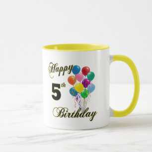 5os canecas e copos felizes de café do aniversár