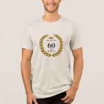 60 Então, que Funny Laurel Wreath Crown 60º Aniver<br><div class="desc">60 Então, que Engraçado Laurel Wreath Crown 60º aniversário T-Shirt. Uma citação engraçada que tenho 60, então, e em fontes modernas e ousadas. O design tem uma coroa de louros ao redor das palavras e uma coroa acima do nome personalizado. Adicione seu nome. Presente perfeito para um homem com senso...</div>
