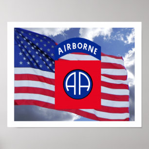 82nd Poster transportado por via aérea