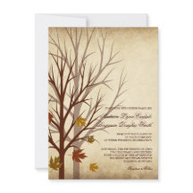 A árvore da queda mostra em silhueta convites do