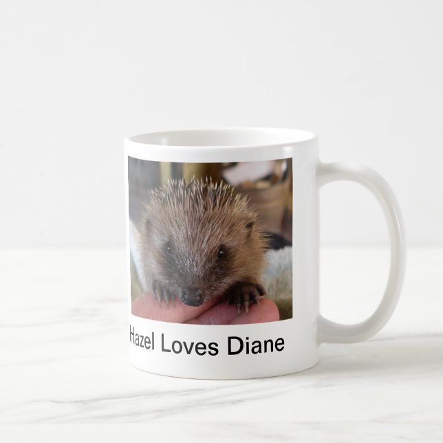 A avelã ama a caneca de Diane (Direita)