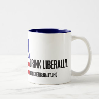 A bebida Dois-Tonificou liberalmente a caneca