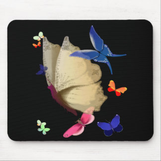 A borboleta bege grande Mousepad