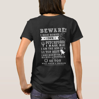 A camisa da equitação Beware me monta cavalos