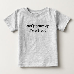 A camisa das crianças T engraçada não o cresce
