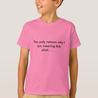 A camisa do menino cor-de-rosa