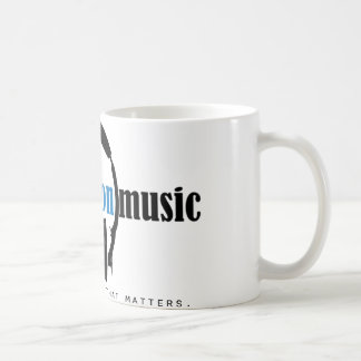 A caneca clássica mostra BEM "música que as