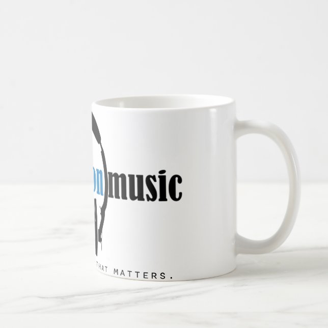A caneca clássica mostra BEM "música que as (Direita)